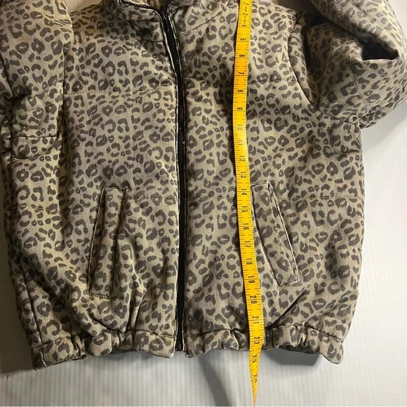Jou Jou Leopard Print Puffer Jacket in Tan and Black - Picture 3 of 6